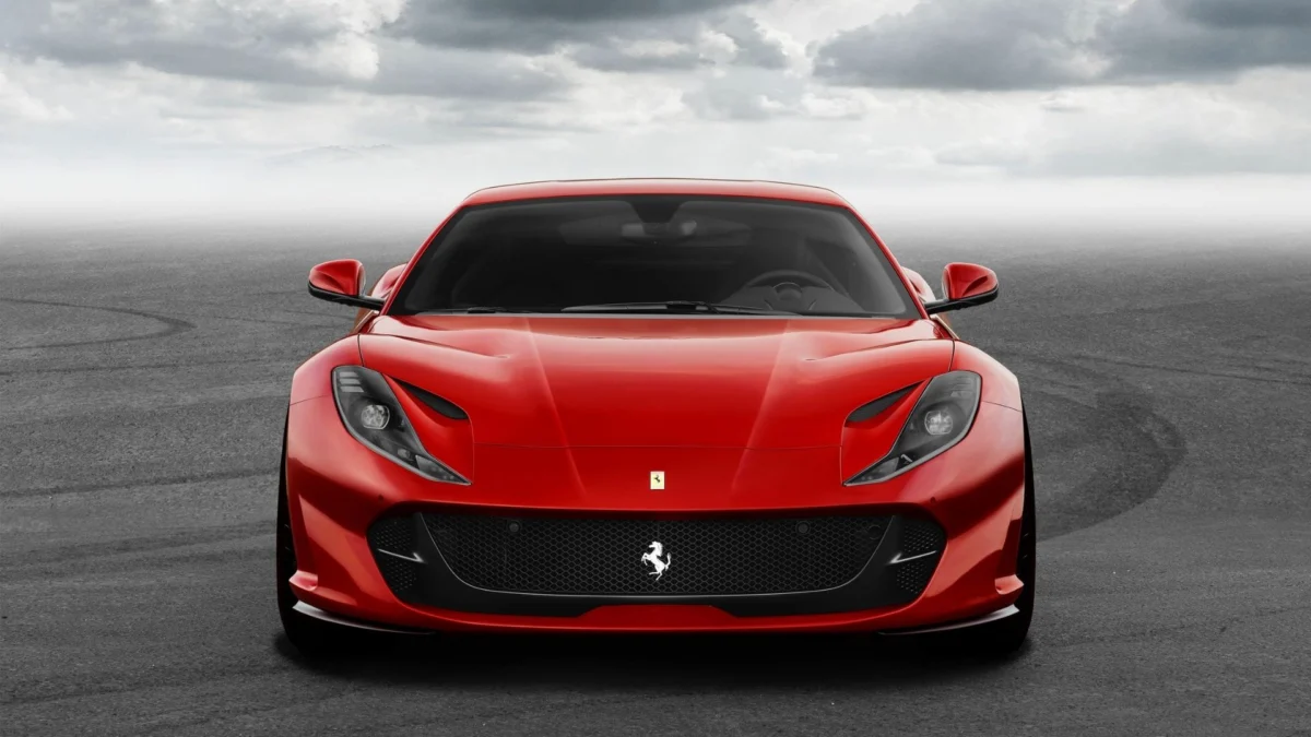 Kecepatan dan Performa: Pengalaman Mengemudi Ferrari 812 Superfast