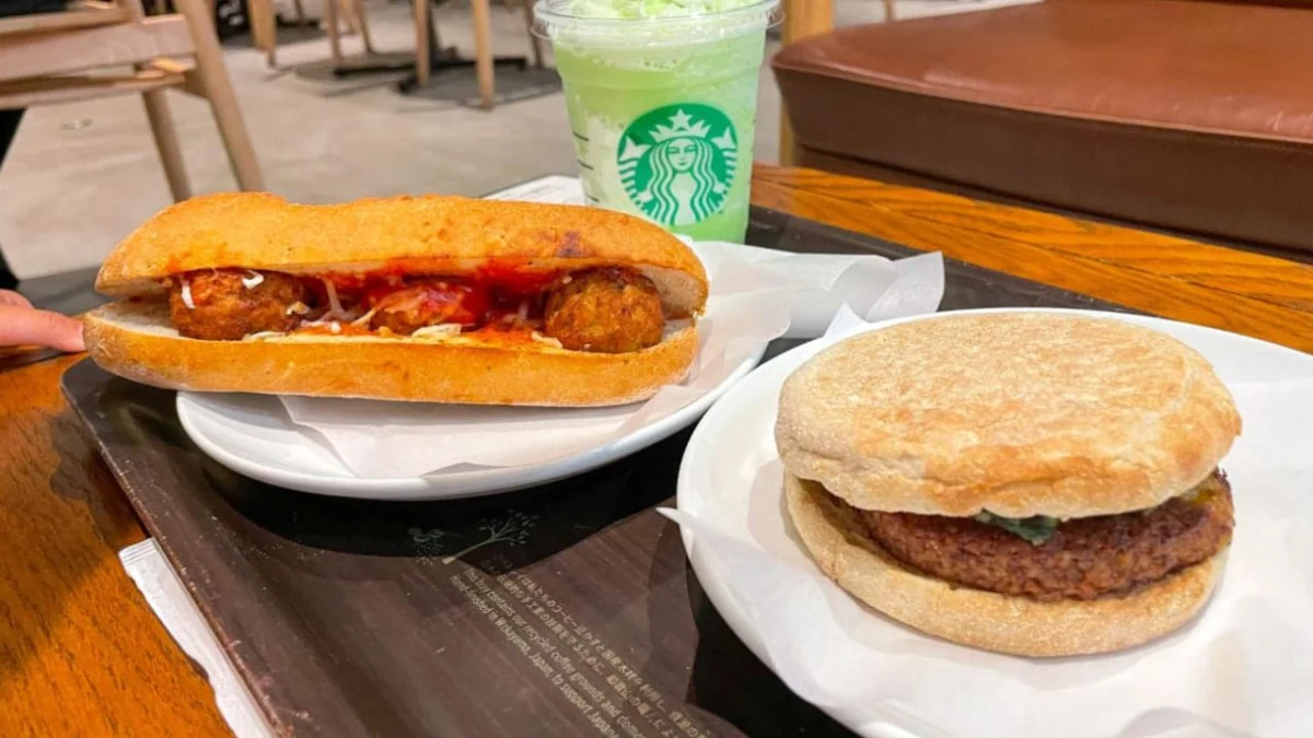 Manis dan Menggugah Selera: 5 Makanan Favorit di Menu Starbucks