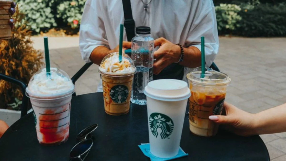 Harga Makanan dan Minuman di Starbucks Disebut  Mahal? Ternyata Ini Penyebabnya!