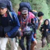 Ketahui Etika Saat Mendaki Gunung, Banyak yang Tidak Tahu Ini!