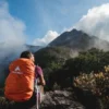 Daftar Rekomendasi 7 Gunung di Indonesia Untuk Pendaki Pemula