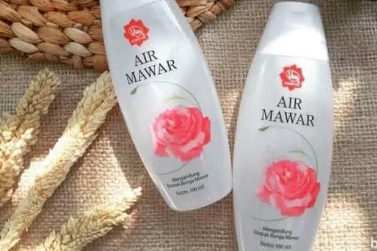 10 Cara Sederhana Menggunakan Air Mawar untuk Wajah yang Segar