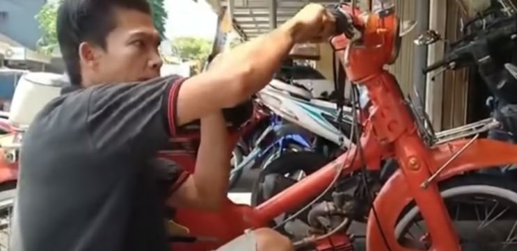 Ini nih 5 Sebab Motor Karbu Berebet Ketika Digas, Simak Begini Tips Mengatasinya