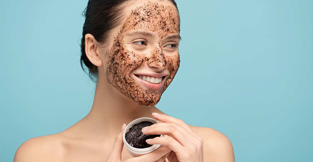 Muka Glowing Bebas Jerawat! Tips Merawat Kulit Wajah Menggunakan Kopi Hitam