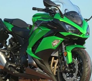 Kawasaki Z Series: Performa dan Estetika dalam Satu Sepeda Motor