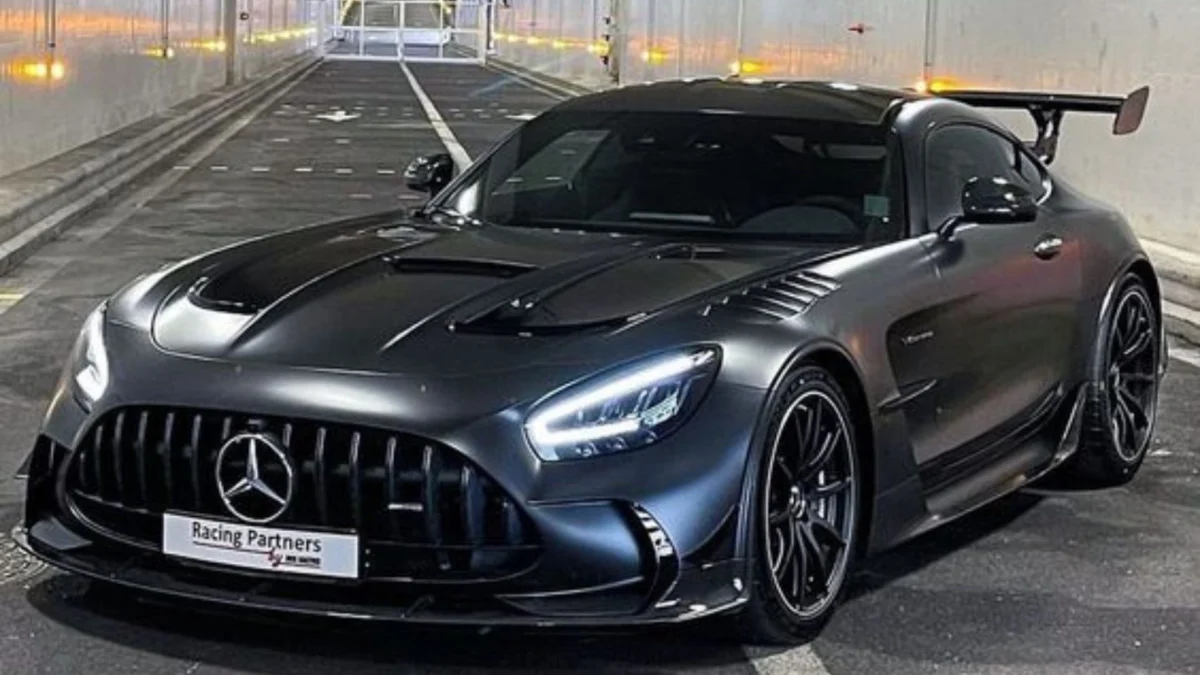 Mengenal Mercedes-AMG GT: Performa dan Desain