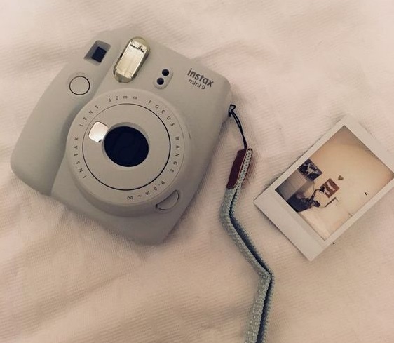 Tips dan Trik Fotografi Menggunakan Kamera Instax