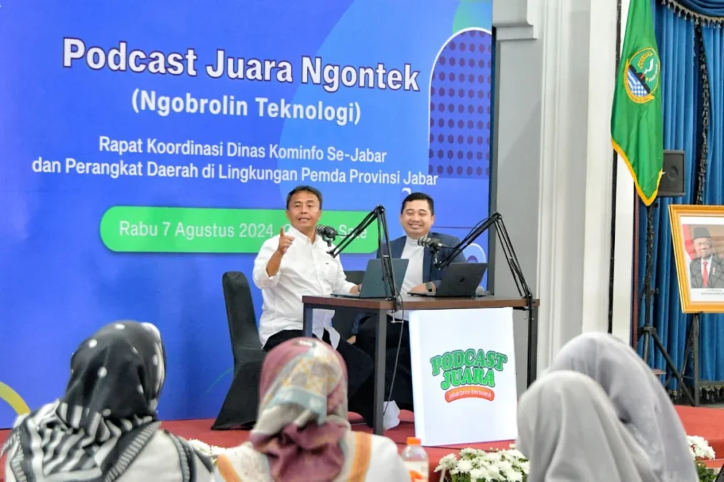 Sekda Jabar jadi pembicara dalam podcast dalam acara juara ngontek di Gedung Sate Bandung