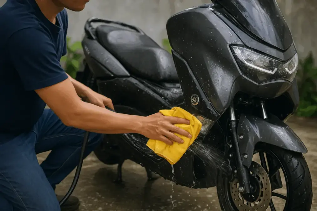 Cara Tepat Mencuci Yamaha NMAX Turbo Agar Tetap Mengkilap dan Awet ( AI )