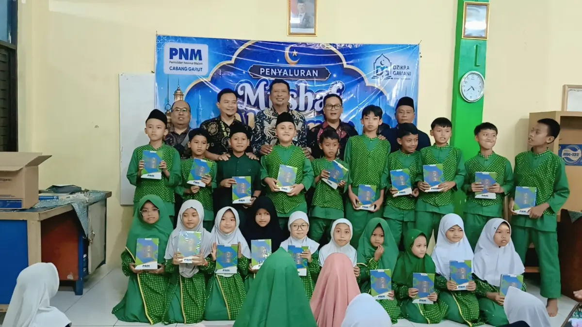 Dukung Pendidikan Keagamaan, PNM Garut Bantu Mushaf untuk Santri istimewa